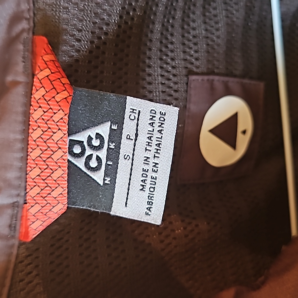 Nike ACG Men's Windbreaker with Hood Size Small - Picture 2 of 5
